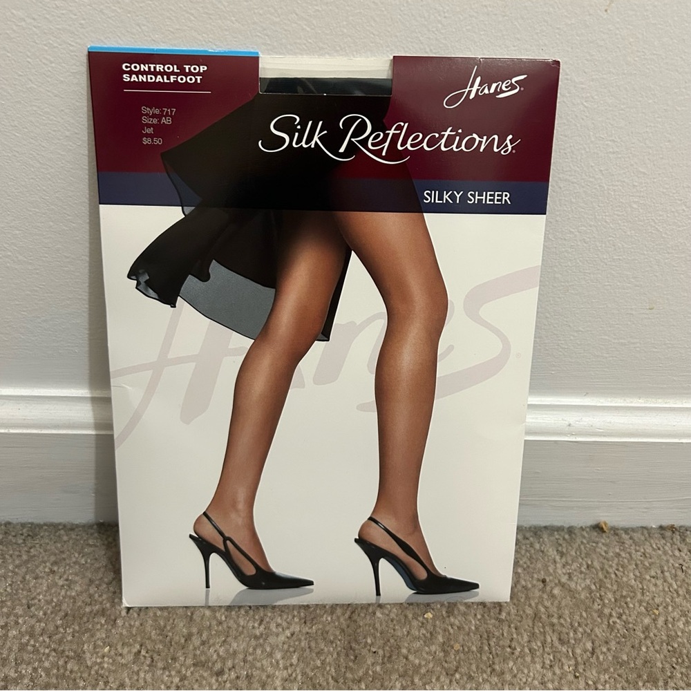 Hanes Silk Reflections Silky Sheer Control Top Pantyhose Style 717 Jet
